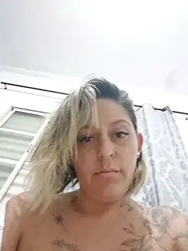 Snapshot of baixinhaloira chatting on December 2024 02:28:01 AM baixinhaloira online show from December 2024 02:28:01 AM