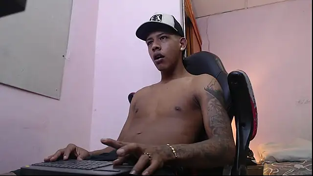 Snapshot of mr_stiven_ chatting on January 2025 12:28:02 AM mr stiven  online show from January 2025 12:28:02 AM