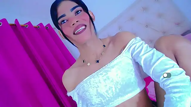 Snapshot of Theylor_Rouse chatting on July 2026 04:37:01 AM Theylor Rouse online show from July 2026 04:37:01 AM