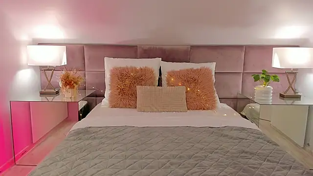 ElsaYoung online show from March 2025 08:52:01 PM