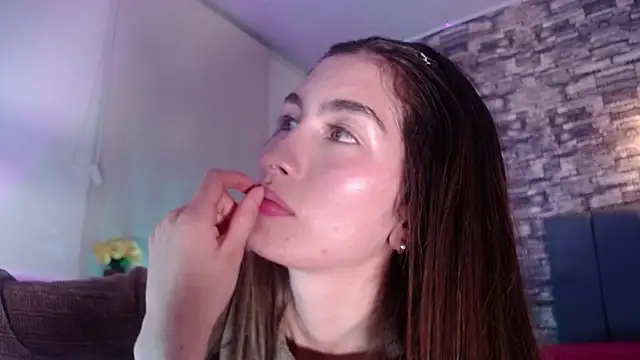 LuneObscure online show from October 2025 02:25:02 AM