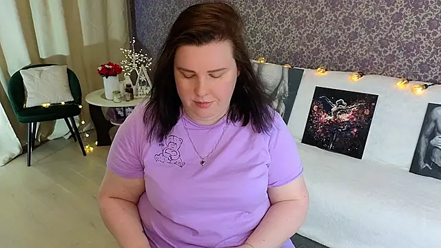 Snapshot of -Lika- chatting on February 2025 09:15:01 PM -Lika- online show from February 2025 09:15:01 PM