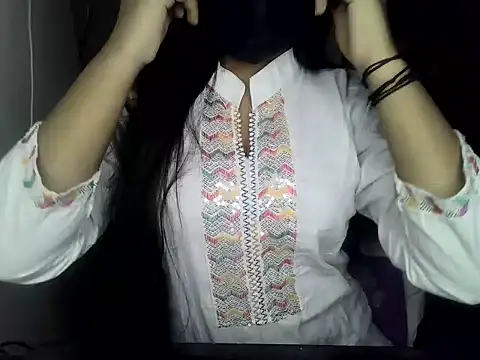 Snapshot of ishi_Beauty chatting on December 2025 04:20:02 AM ishi Beauty online show from December 2025 04:20:02 AM