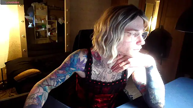 Julia dolls online show from March 2026 06:11:01 PM