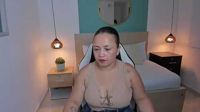 Snapshot of linda_rios_ chatting on January 2025 07:07:02 PM linda rios online show from January 2025 07:07:02 PM