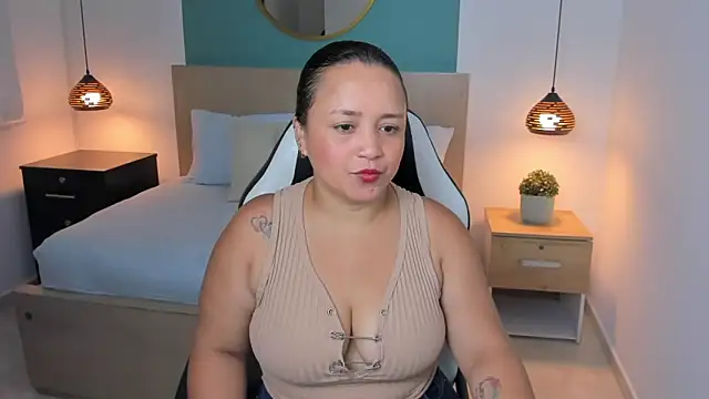 Snapshot of linda_rios_ chatting on January 2025 07:03:01 PM linda rios online show from January 2025 07:03:01 PM