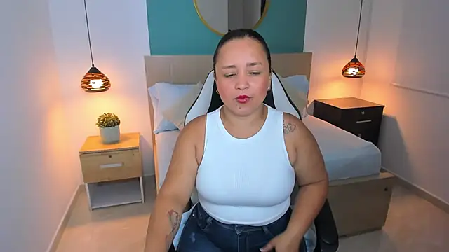 Snapshot of linda_rios_ chatting on January 2025 07:12:01 PM linda rios online show from January 2025 07:12:01 PM