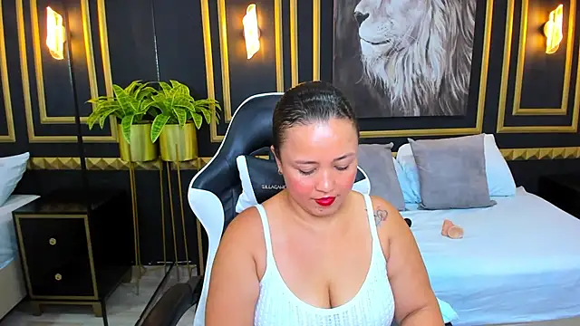 Snapshot of linda_rios_ chatting on February 2025 05:58:01 PM linda rios online show from February 2025 05:58:01 PM