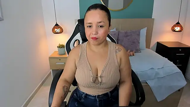 Snapshot of linda_rios_ chatting on February 2025 07:05:01 PM linda rios online show from February 2025 07:05:01 PM