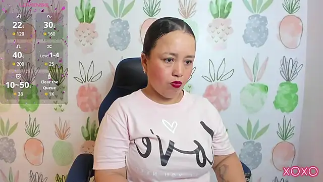 linda rios  online show from October 2025 07:23:01 PM