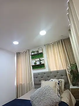 sasi luna online show from April 2026 01:00:02 PM