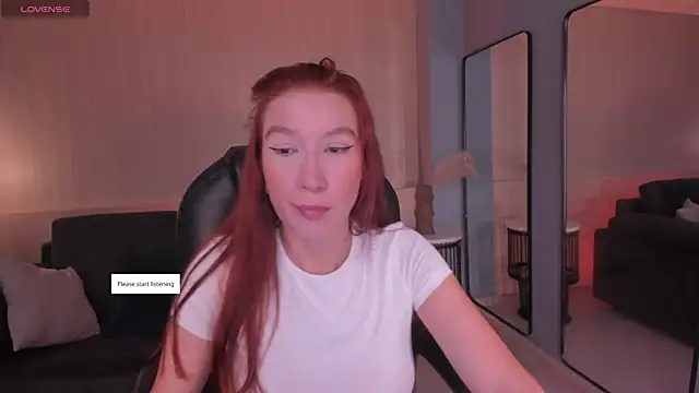 Snapshot of MiaFarrell_ chatting on April 2026 11:24:01 AM MiaFarrell online show from April 2026 11:24:01 AM