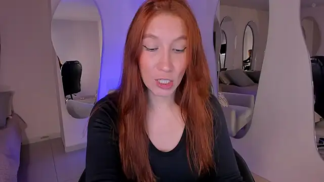 Snapshot of MiaFarrell_ chatting on May 2026 05:52:01 PM MiaFarrell online show from May 2026 05:52:01 PM