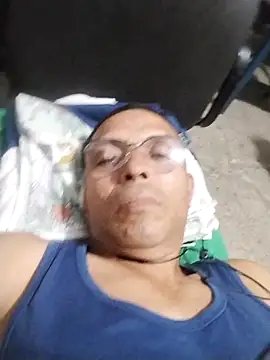 Snapshot of Alex011277 chatting on October 2025 04:00:02 AM Alex011277 online show from October 2025 04:00:02 AM