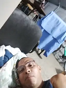 Snapshot of Alex011277 chatting on October 2025 01:20:02 AM Alex011277 online show from October 2025 01:20:02 AM