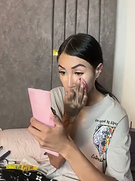 Cassie howard  online show from February 2025 02:33:02 AM