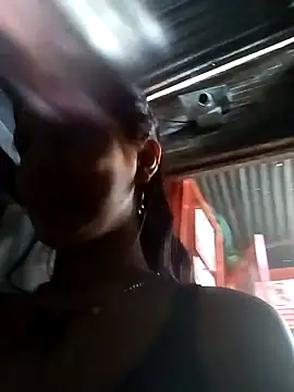 Snapshot of thamygomezz chatting on September 2025 09:47:02 PM thamygomezz online show from September 2025 09:47:02 PM