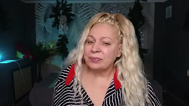 Snapshot of Penelope_Pinky chatting on January 2025 05:41:01 PM Penelope Pinky online show from January 2025 05:41:01 PM