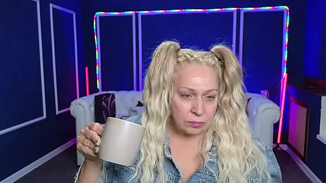 Snapshot of Penelope_Pinky chatting on January 2025 08:31:02 PM Penelope Pinky online show from January 2025 08:31:02 PM