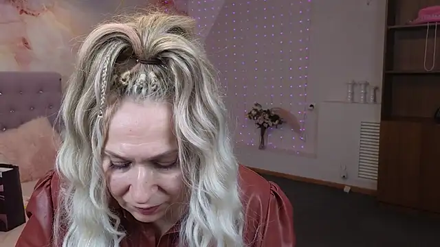 Snapshot of Penelope_Pinky chatting on January 2025 08:44:01 PM Penelope Pinky online show from January 2025 08:44:01 PM