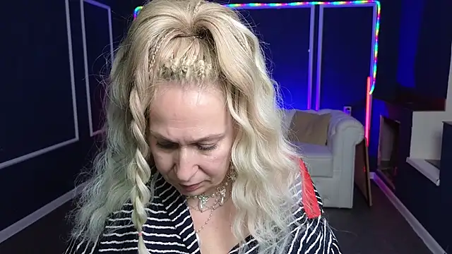 Snapshot of Penelope_Pinky chatting on January 2025 08:43:02 PM Penelope Pinky online show from January 2025 08:43:02 PM