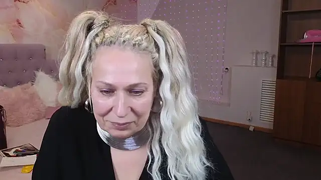 Snapshot of Penelope_Pinky chatting on January 2025 08:06:02 PM Penelope Pinky online show from January 2025 08:06:02 PM