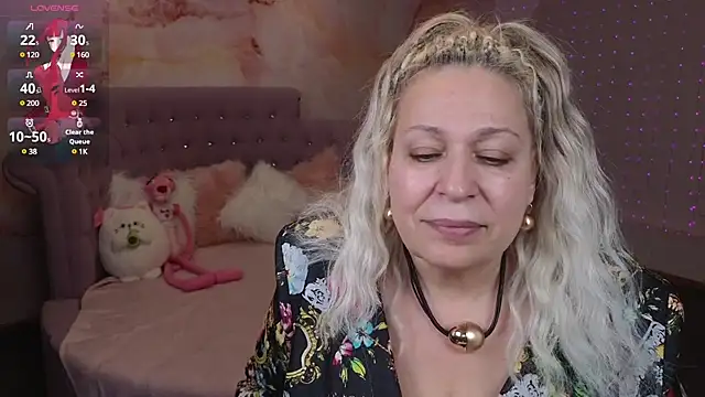 Snapshot of Penelope_Pinky chatting on February 2025 05:37:01 PM Penelope Pinky online show from February 2025 05:37:01 PM