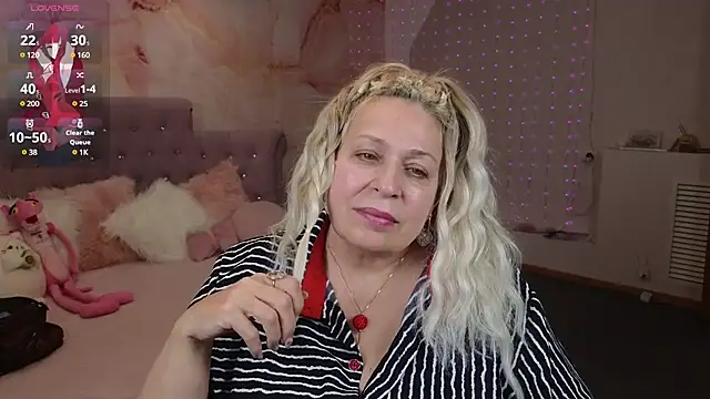 Snapshot of Penelope_Pinky chatting on February 2025 08:35:02 PM Penelope Pinky online show from February 2025 08:35:02 PM