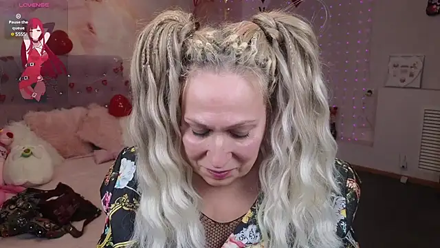 Snapshot of Penelope_Pinky chatting on February 2025 02:33:02 PM Penelope Pinky online show from February 2025 02:33:02 PM