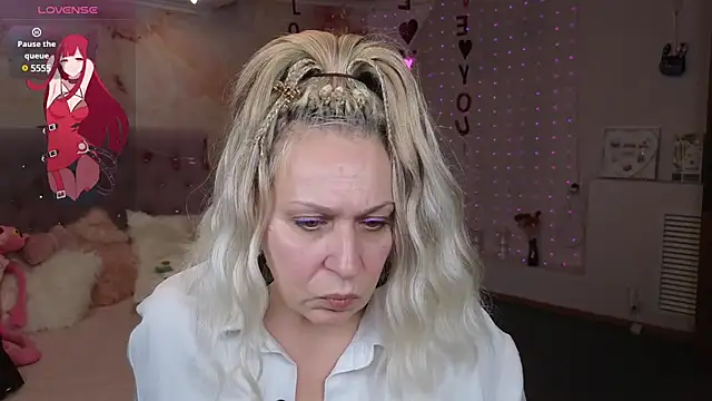 Snapshot of Penelope_Pinky chatting on February 2025 02:35:02 PM Penelope Pinky online show from February 2025 02:35:02 PM