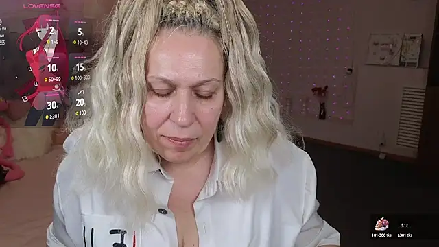 Snapshot of Penelope_Pinky chatting on February 2025 08:47:01 PM Penelope Pinky online show from February 2025 08:47:01 PM