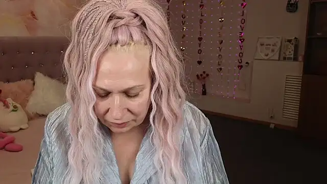 Snapshot of Penelope_Pinky chatting on February 2025 08:41:01 PM Penelope Pinky online show from February 2025 08:41:01 PM