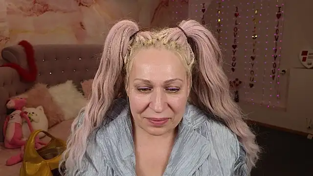 Snapshot of Penelope_Pinky chatting on March 2025 08:53:01 PM Penelope Pinky online show from March 2025 08:53:01 PM