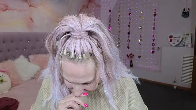 Snapshot of Penelope_Pinky chatting on March 2025 05:35:02 PM Penelope Pinky online show from March 2025 05:35:02 PM