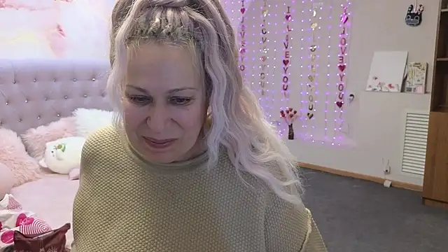 Snapshot of Penelope_Pinky chatting on March 2025 07:24:01 AM Penelope Pinky online show from March 2025 07:24:01 AM