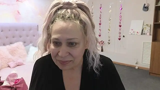 Snapshot of Penelope_Pinky chatting on March 2025 04:37:02 AM Penelope Pinky online show from March 2025 04:37:02 AM