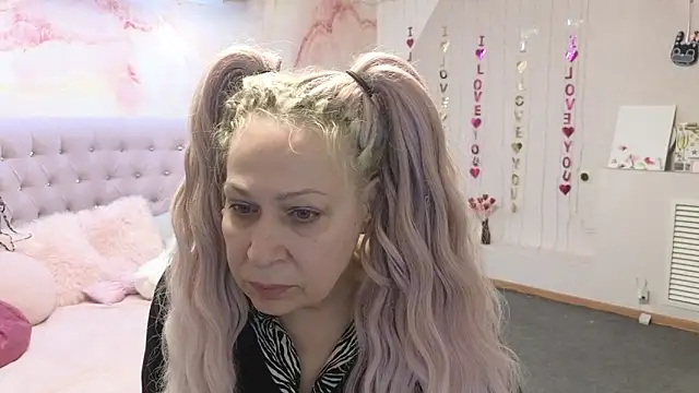 Snapshot of Penelope_Pinky chatting on March 2025 04:03:01 AM Penelope Pinky online show from March 2025 04:03:01 AM