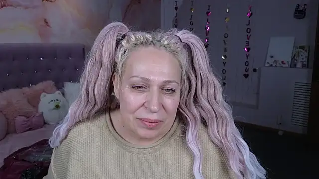 Snapshot of Penelope_Pinky chatting on March 2025 08:32:02 PM Penelope Pinky online show from March 2025 08:32:02 PM