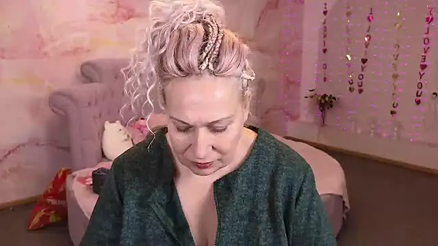 Snapshot of Penelope_Pinky chatting on October 2025 08:56:02 AM Penelope Pinky online show from October 2025 08:56:02 AM