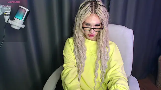 Snapshot of Cassie_Bae chatting on January 2025 07:53:02 PM Cassie Bae online show from January 2025 07:53:02 PM