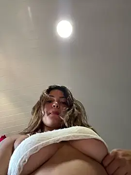 Nicollygriu online show from April 2026 01:23:01 PM