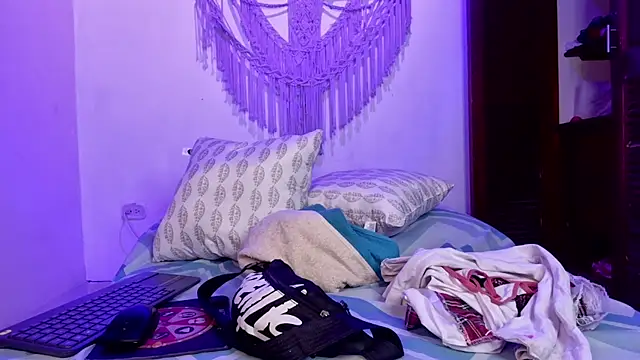 anais tgn online show from October 2025 10:24:01 AM