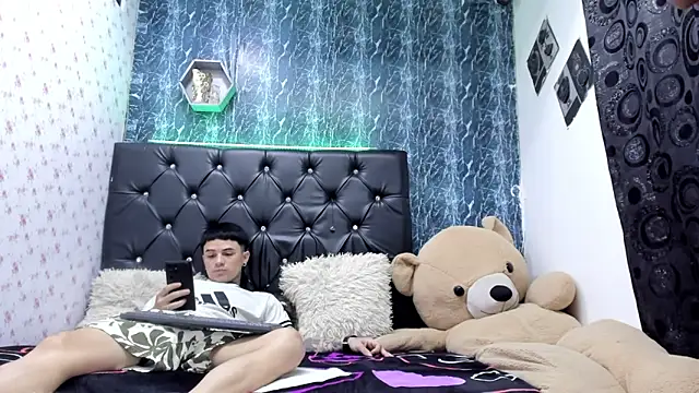 exotic hot couple online show from January 2026 07:30:01 PM