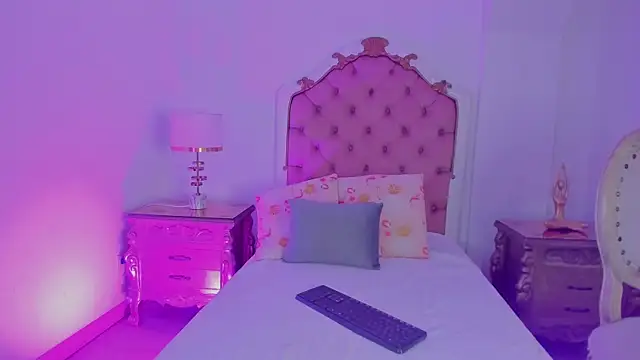 rebeca watsson online show from November 2025 11:42:02 AM