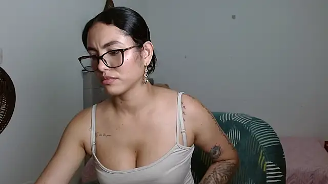 Sexy Lia  online show from March 2026 03:00:02 AM