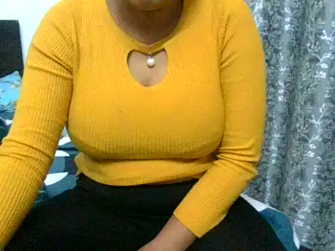 Snapshot of chavi_12 chatting on January 2025 02:10:01 AM chavi 12 online show from January 2025 02:10:01 AM