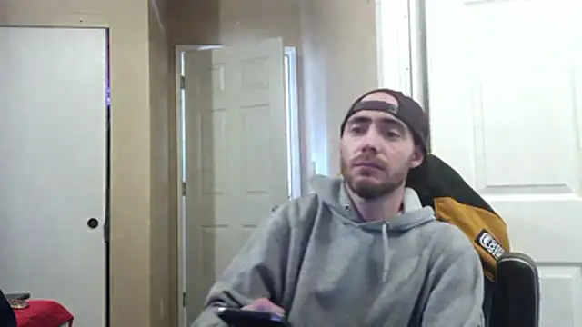 Huntzg23 online show from April 2026 06:02:01 PM