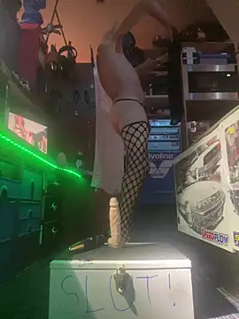 Snapshot of kinkycdslutsv chatting on January 2025 04:24:01 PM kinkycdslutsv online show from January 2025 04:24:01 PM