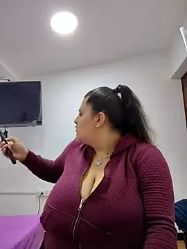 Miss balloonsmila online show from October 2025 03:18:02 AM