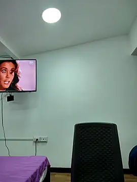 Miss balloonsmila online show from November 2025 02:11:02 AM